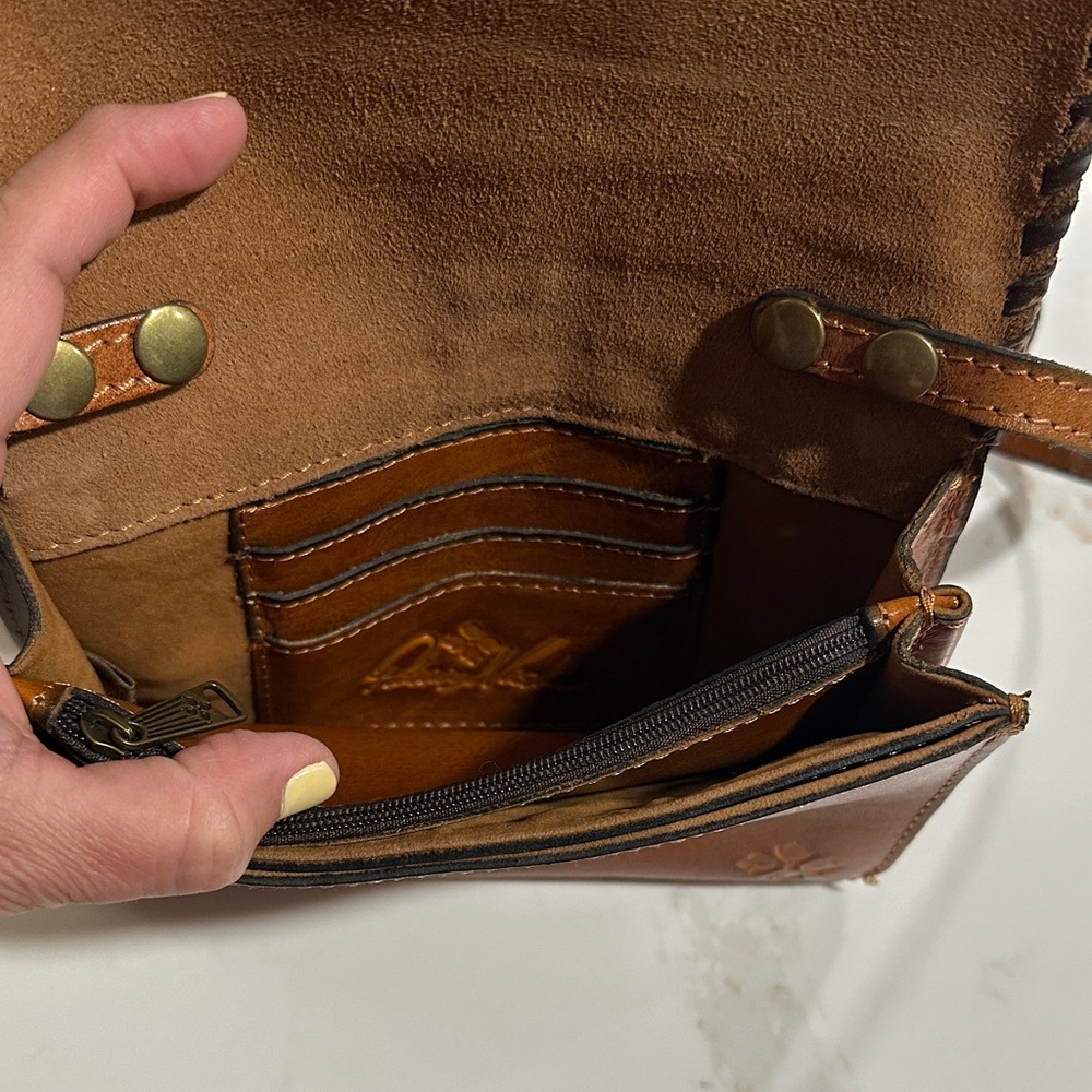 Patricia Nash Tooled Leather Crossbody Bag in Warm Brown - Picture 7 of 13